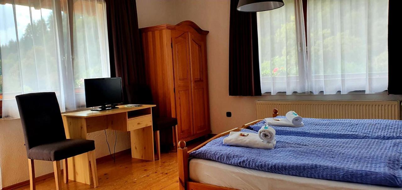 Отель Gruener Baum Neckargerach Экстерьер фото